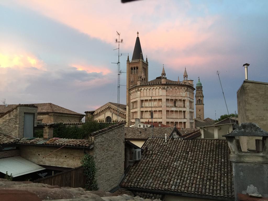 Hotel Casa Tinku Parma Exteriér fotografie